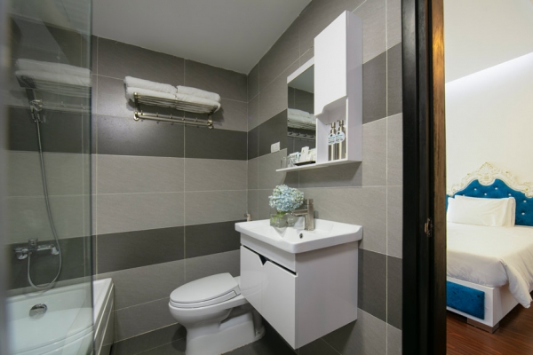 ANCIENT FAMILY WITH POOL VIEW