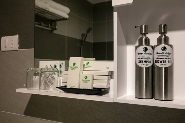 ANCIENT FAMILY WITH POOL VIEW